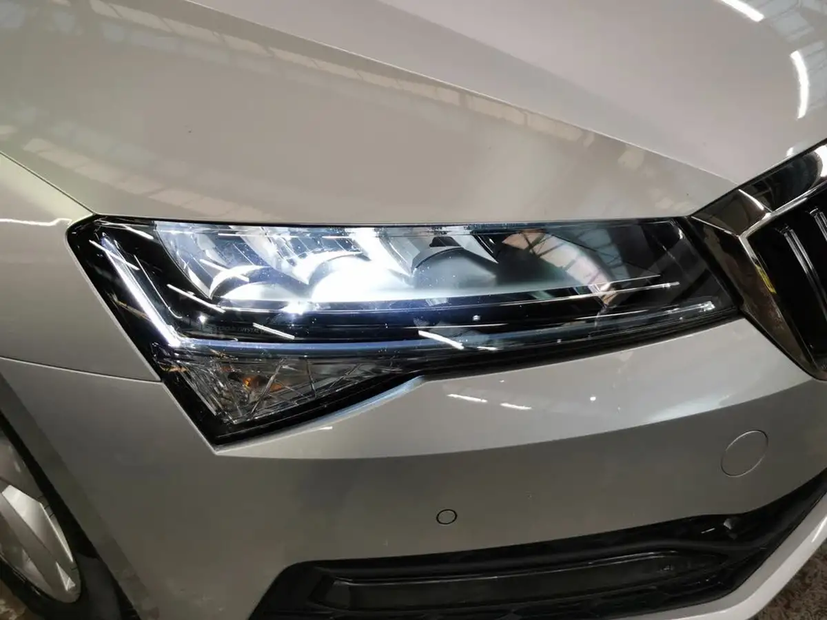 2022-skoda-superb-20tdi-se-technology-estate-big-26