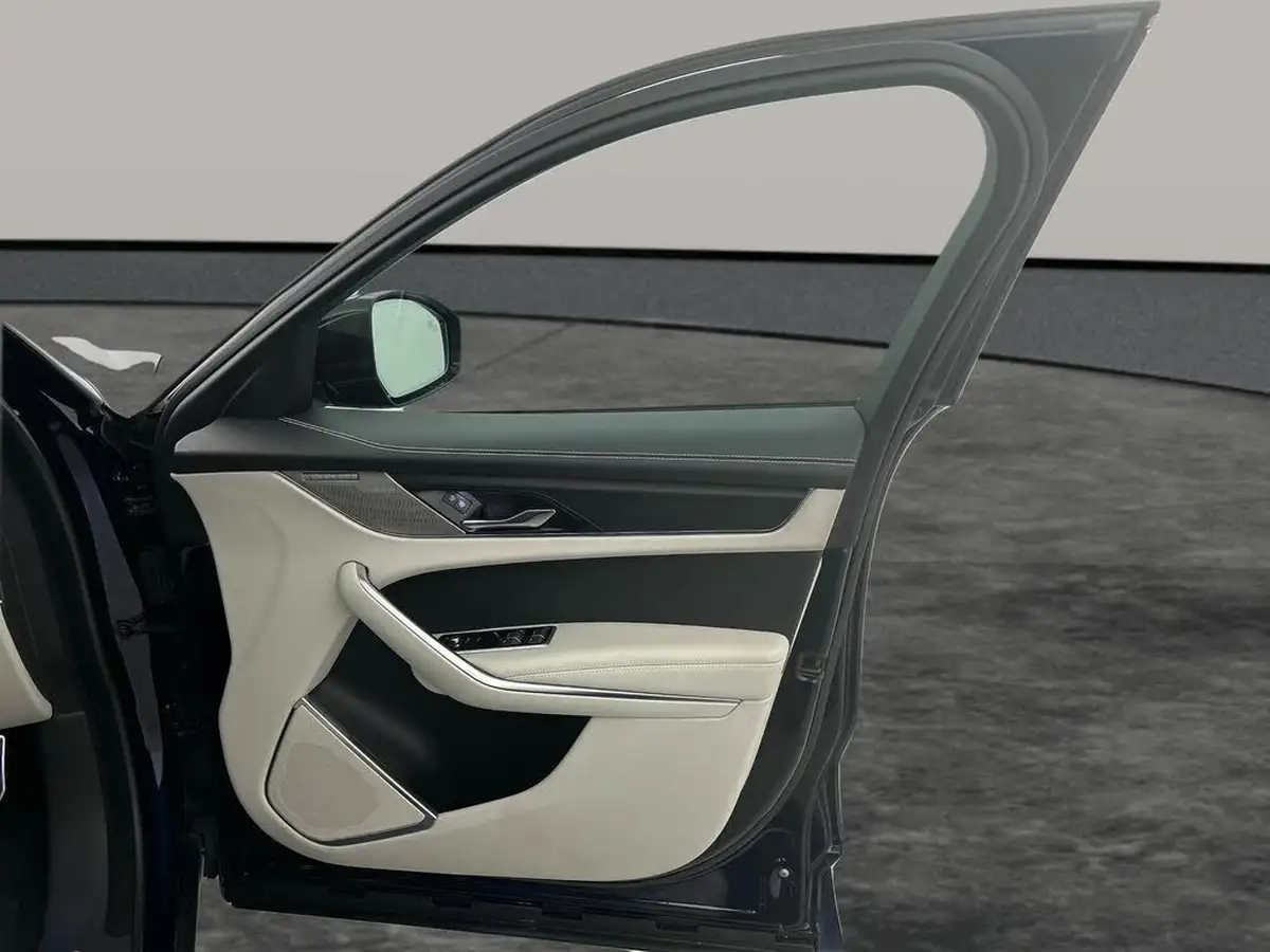 2022-jaguar-f-pace-20-p400e-r-dynamic-hse-big-23