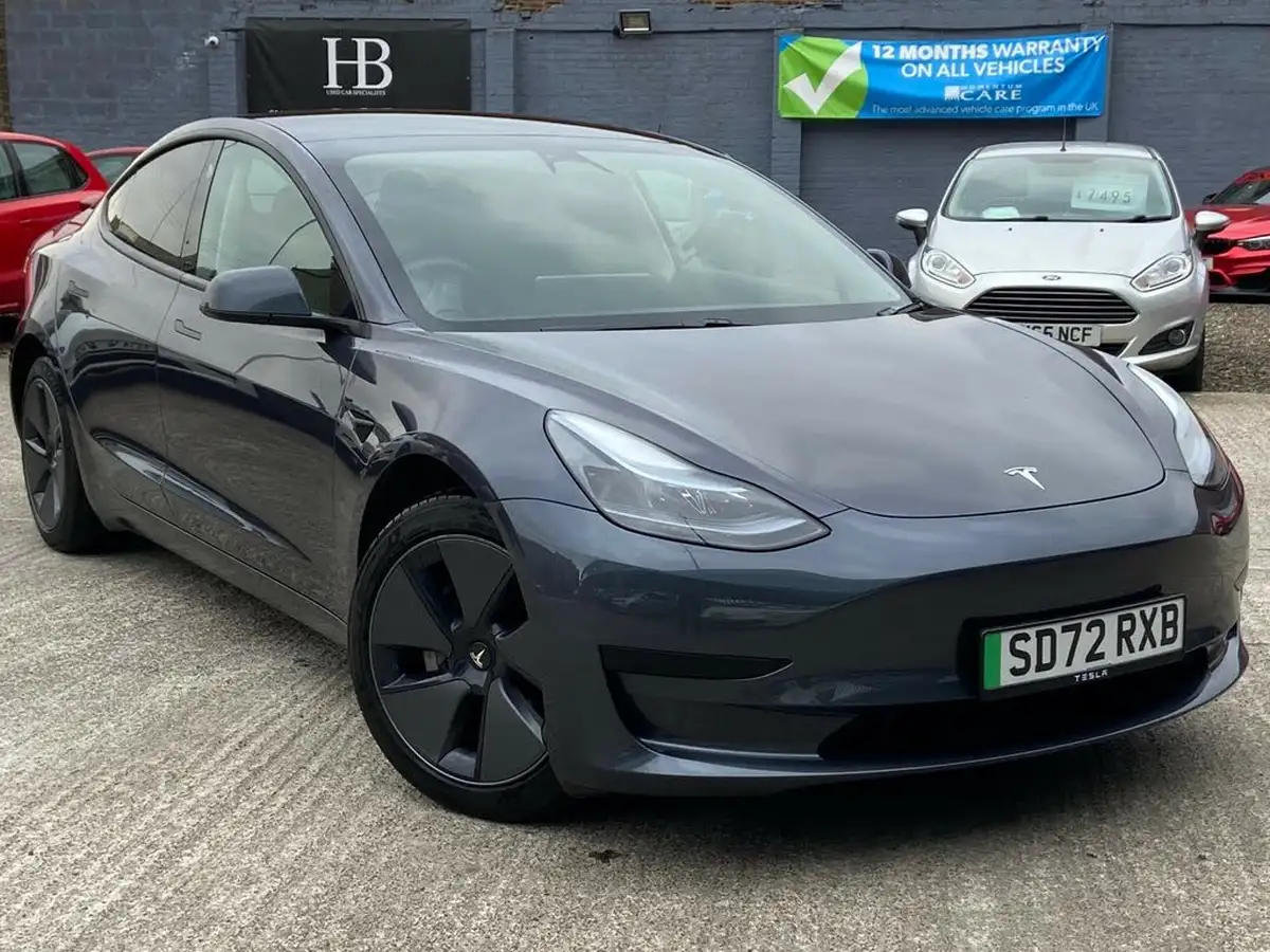 2022-tesla-model-3-e-rwd-big-0