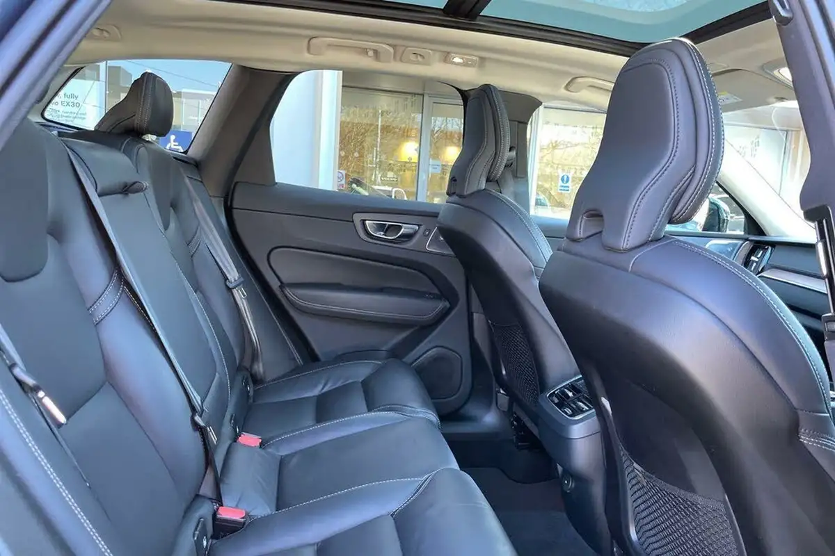 2024-volvo-xc60-20-b5-ultimate-big-21