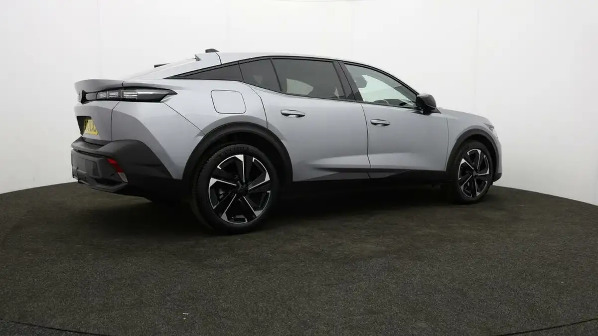 2024-peugeot-408-12-puretech-allure-130ps-ss-eat8-big-32