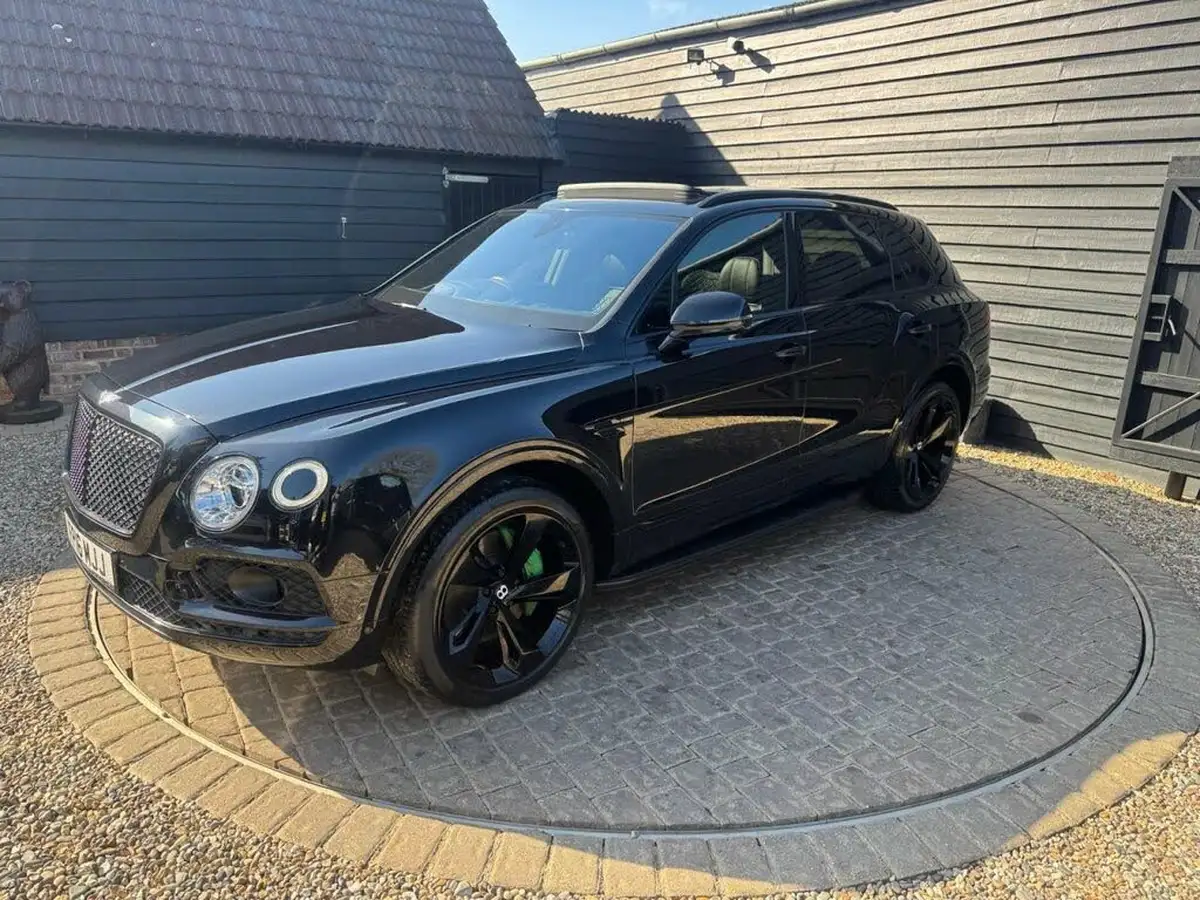 2016-bentley-bentayga-60-w12-big-39