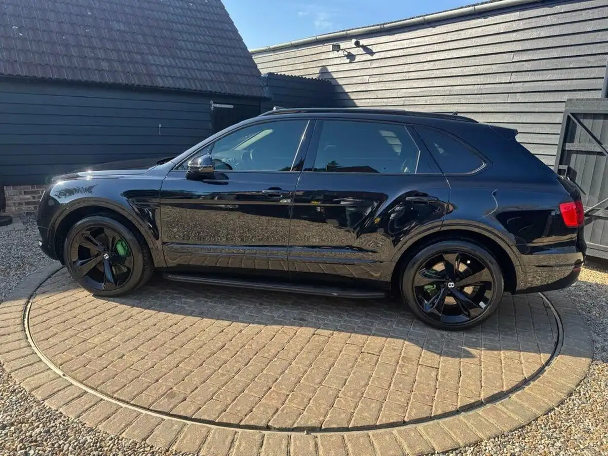 2016-bentley-bentayga-60-w12-big-43
