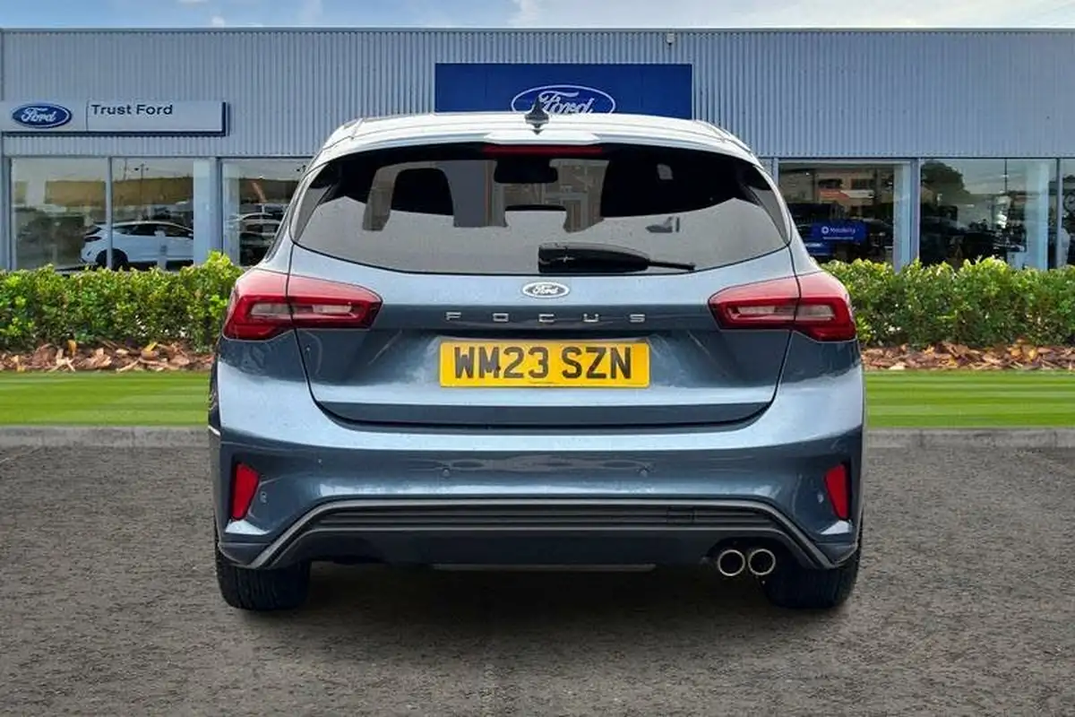 2023-ford-focus-10t-st-line-125ps-hatchback-big-6
