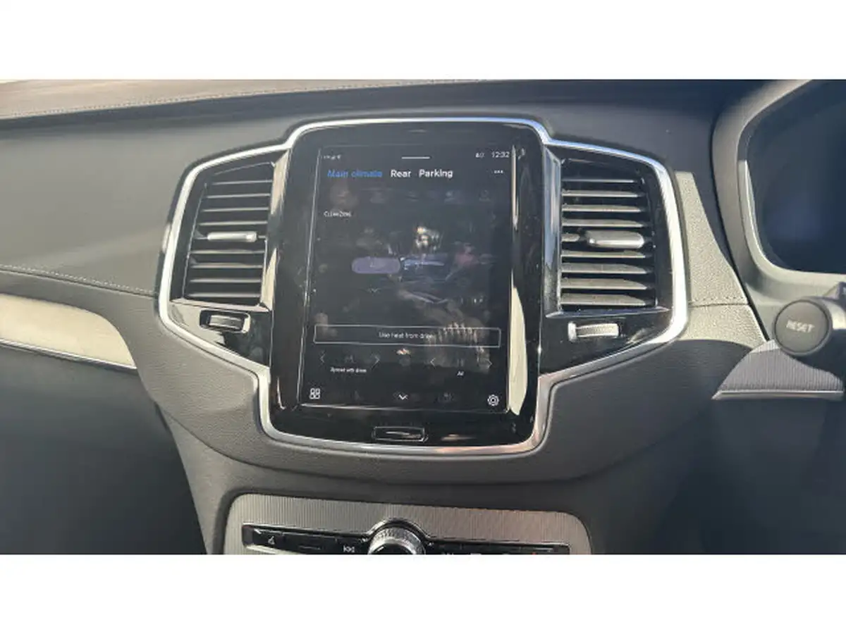 2024-volvo-xc90-20-b5-r-design-big-26