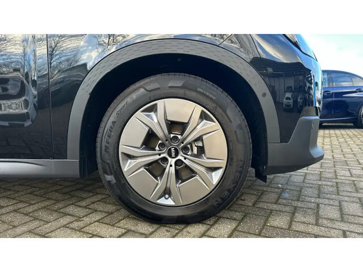 2024-mini-countryman-e-cooper-e-classic-big-13