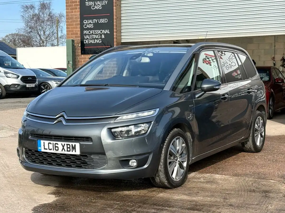 2016-citroen-grand-c4-picasso-16bluehdi-exclusive-big-10