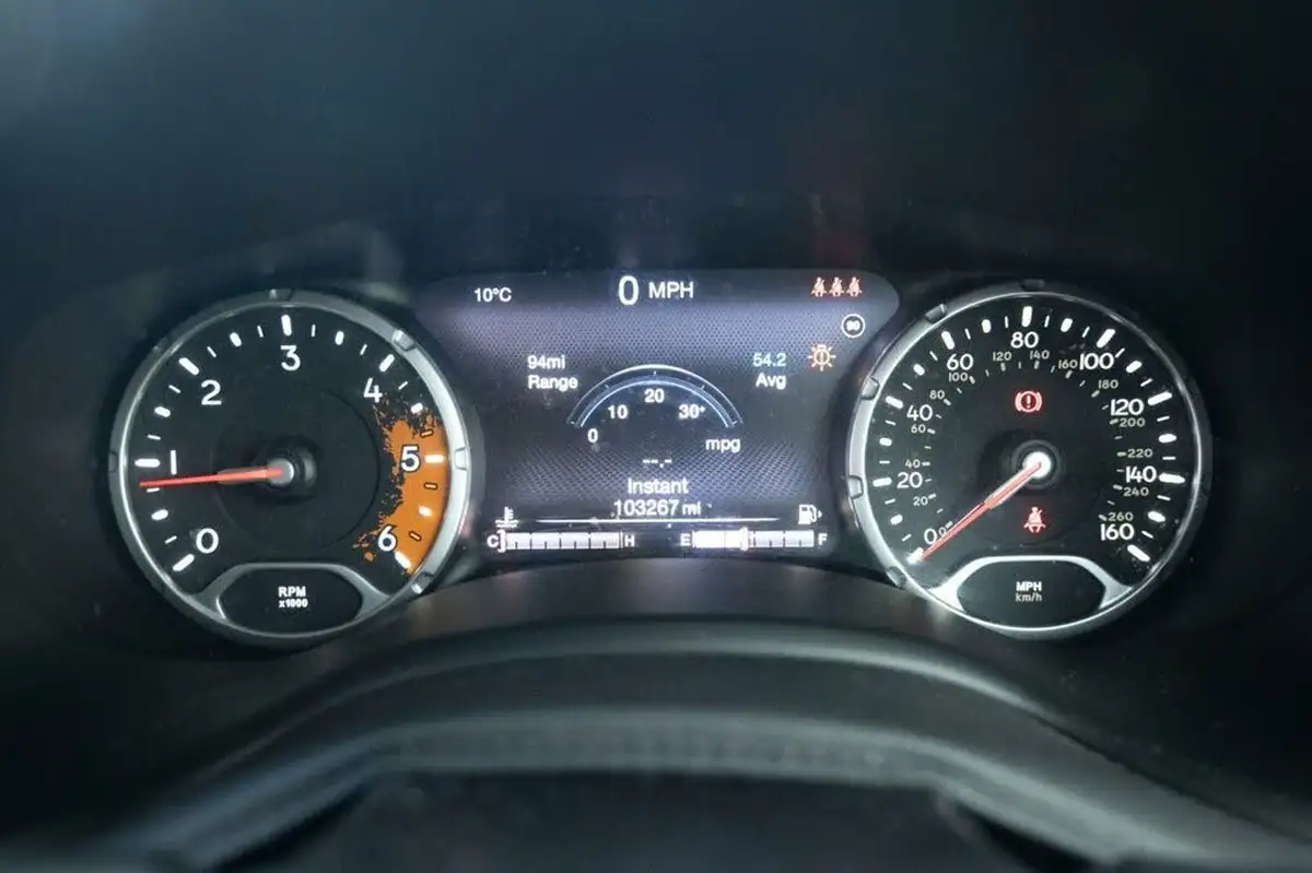 2016-jeep-renegade-16-multijet-ii-limited-ss-big-4