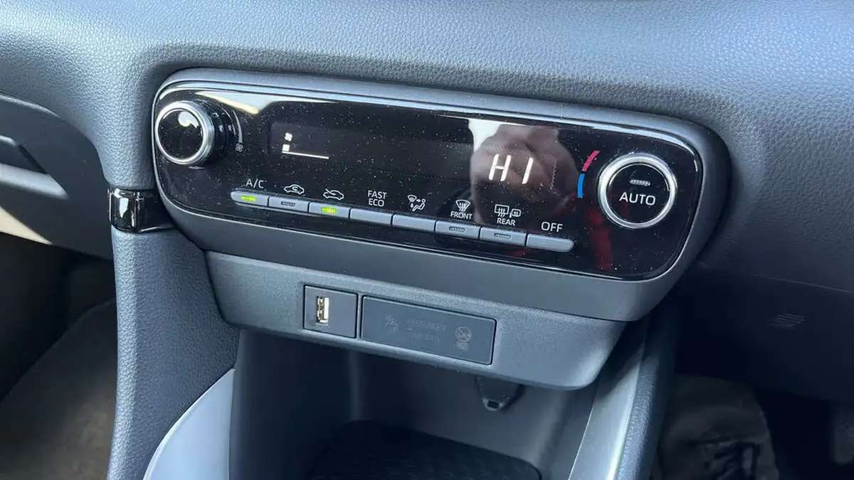 2022-toyota-yaris-15-vvt-i-design-big-39