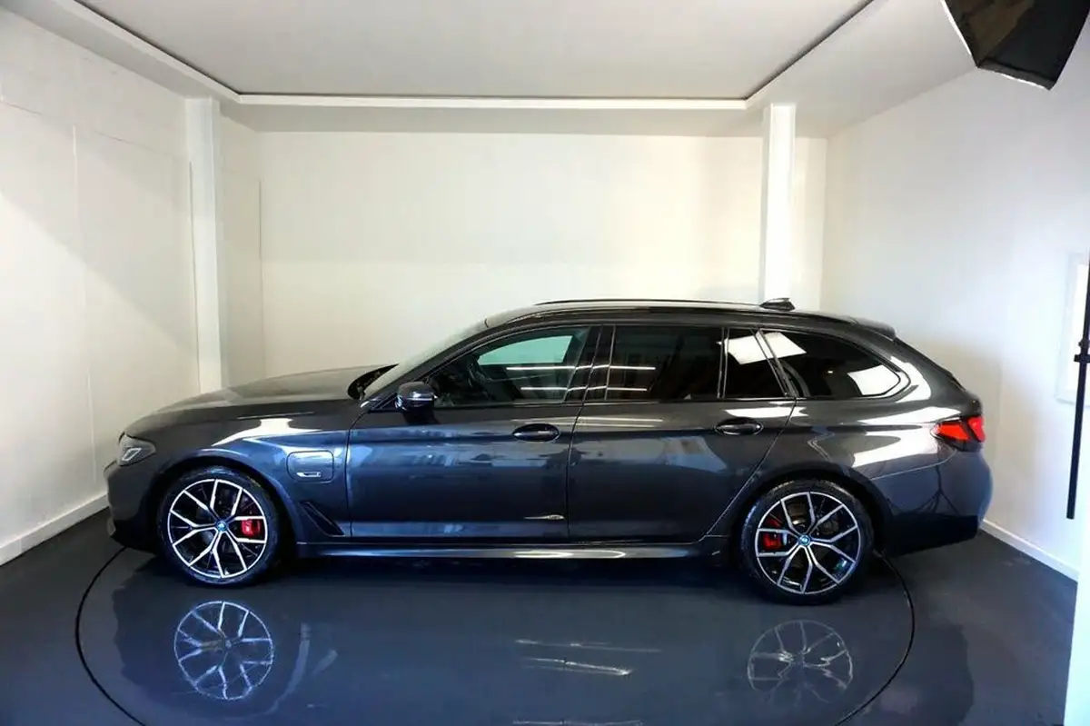 2022-bmw-5-series-20-530e-m-sport-touring-5d-big-3