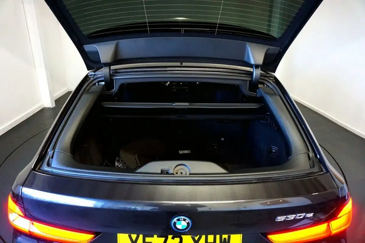 2022-bmw-5-series-20-530e-m-sport-touring-5d-big-7