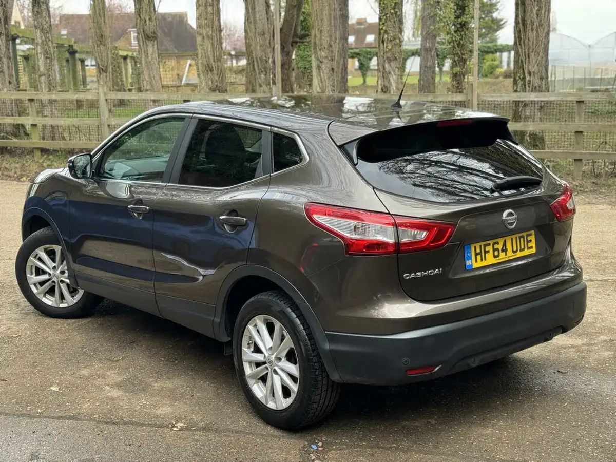 2014-nissan-qashqai-12-acenta-premium-big-28