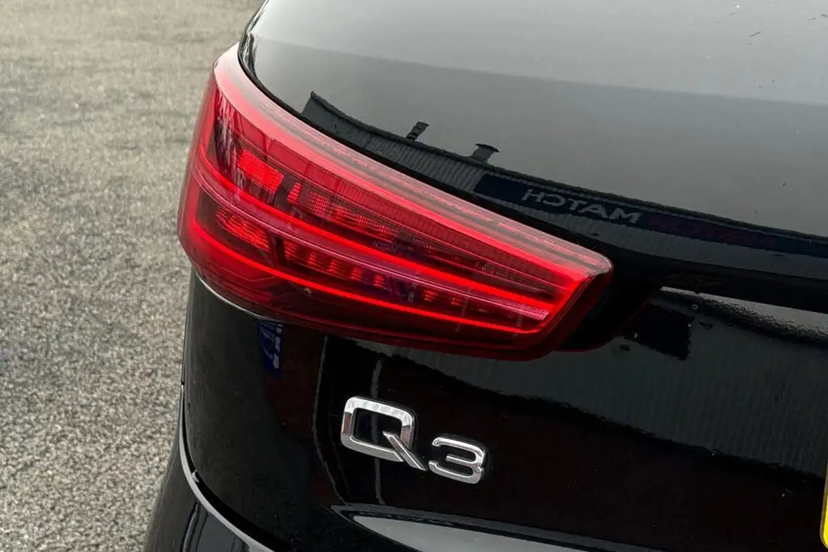 2018-audi-q3-14-tfsi-s-line-edition-tronic-big-32