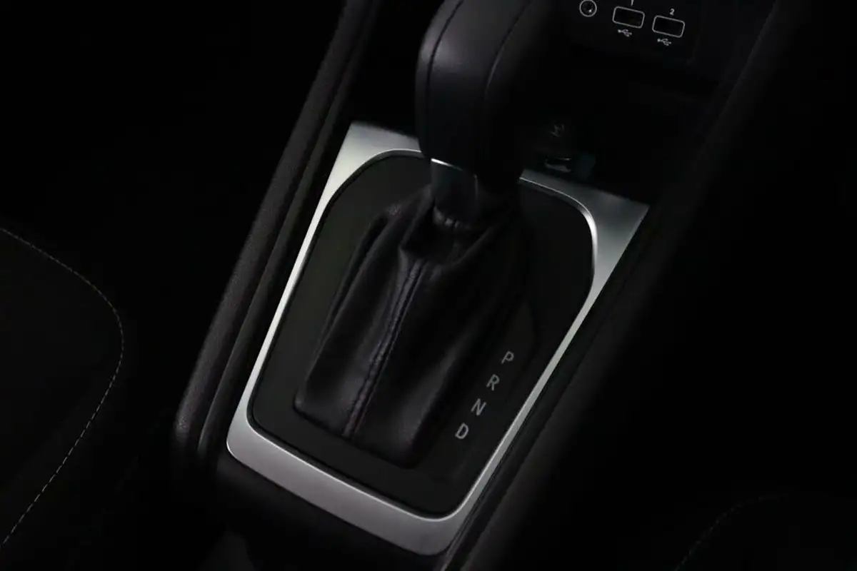 2021-renault-captur-13-tce-iconic-130bhp-edc-auto-big-23