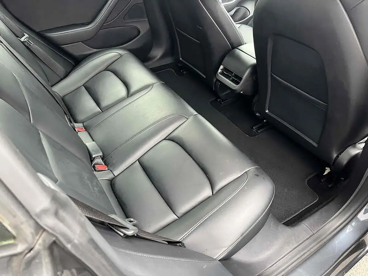 2020-tesla-model-3-e-long-range-big-37