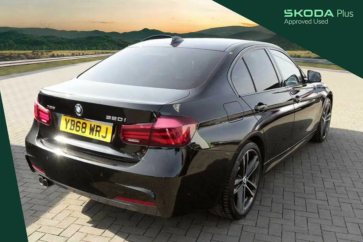 2018-bmw-3-series-20-320i-xdrive-m-sport-shadow-edition-saloon-4d-auto-big-12