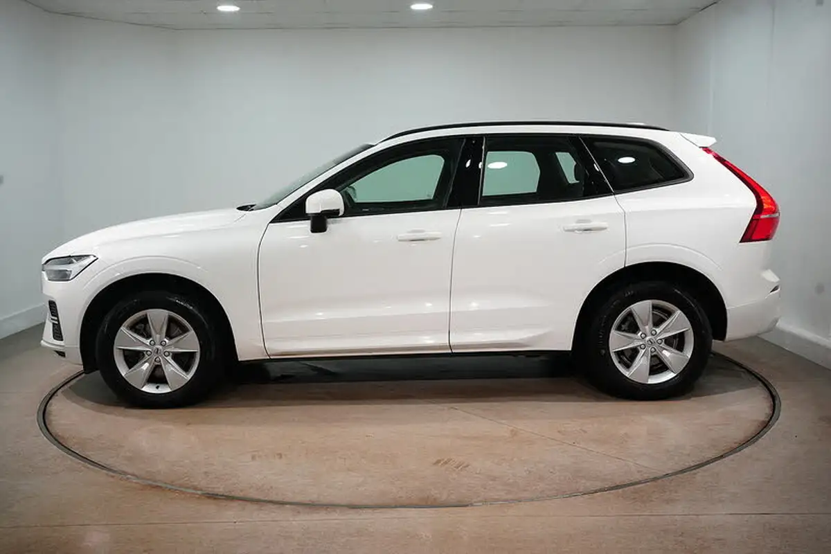 2021-volvo-xc60-20td-b4-momentum-awd-big-5