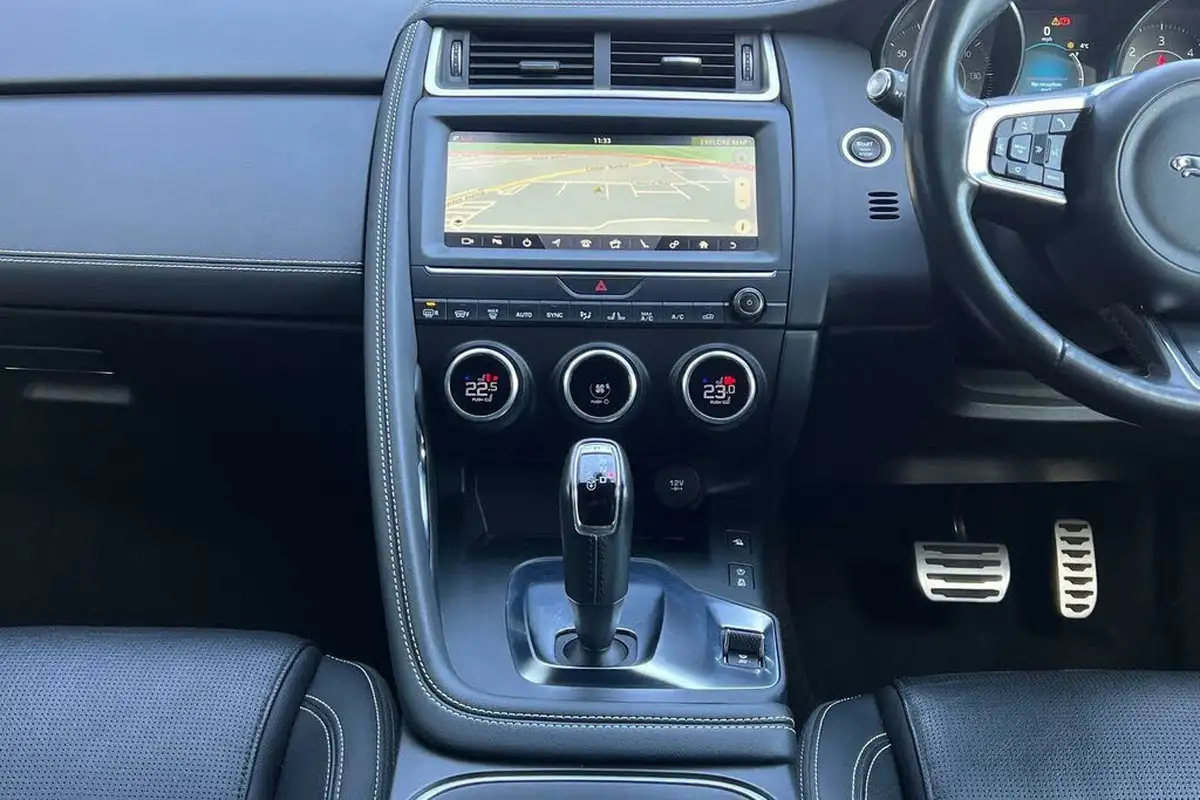 2018-jaguar-e-pace-20-i4d-r-dynamic-s-180ps-awd-auto-big-39