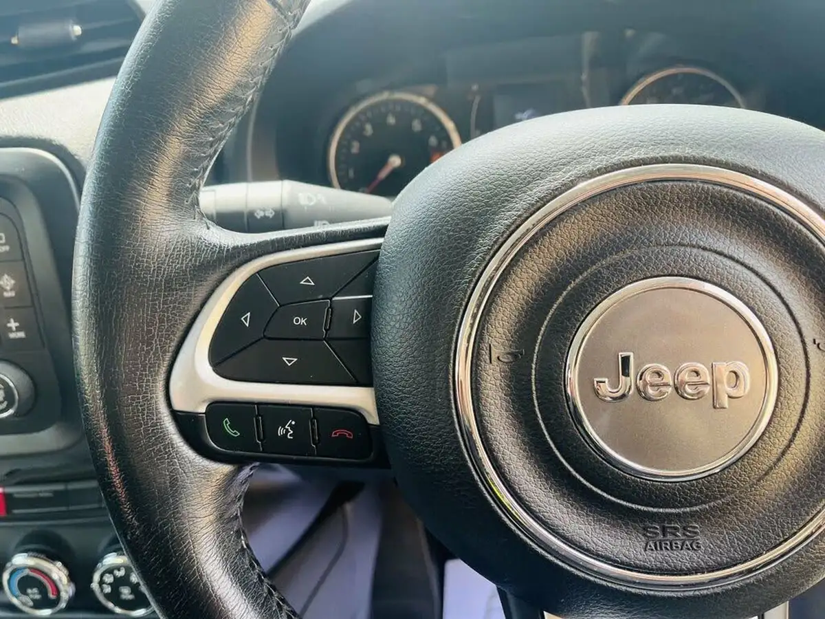 2015-jeep-renegade-14-multiair-ii-longitude-big-11