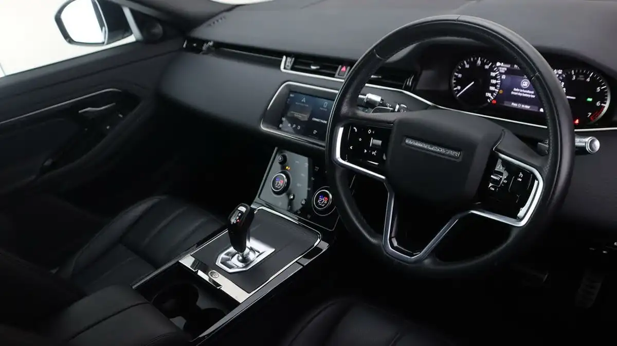 2022-land-rover-range-rover-evoque-15-p300e-r-dynamic-s-big-9