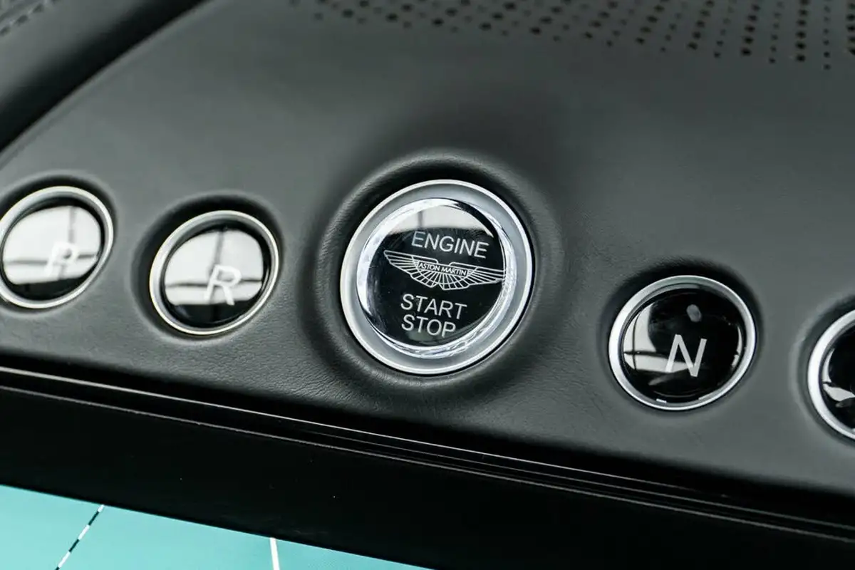 2022-aston-martin-dbx-40-v8-big-38