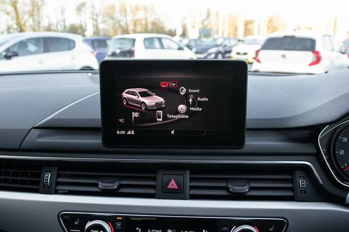 2019-audi-a4-avant-20-40-tfsi-sport-big-23