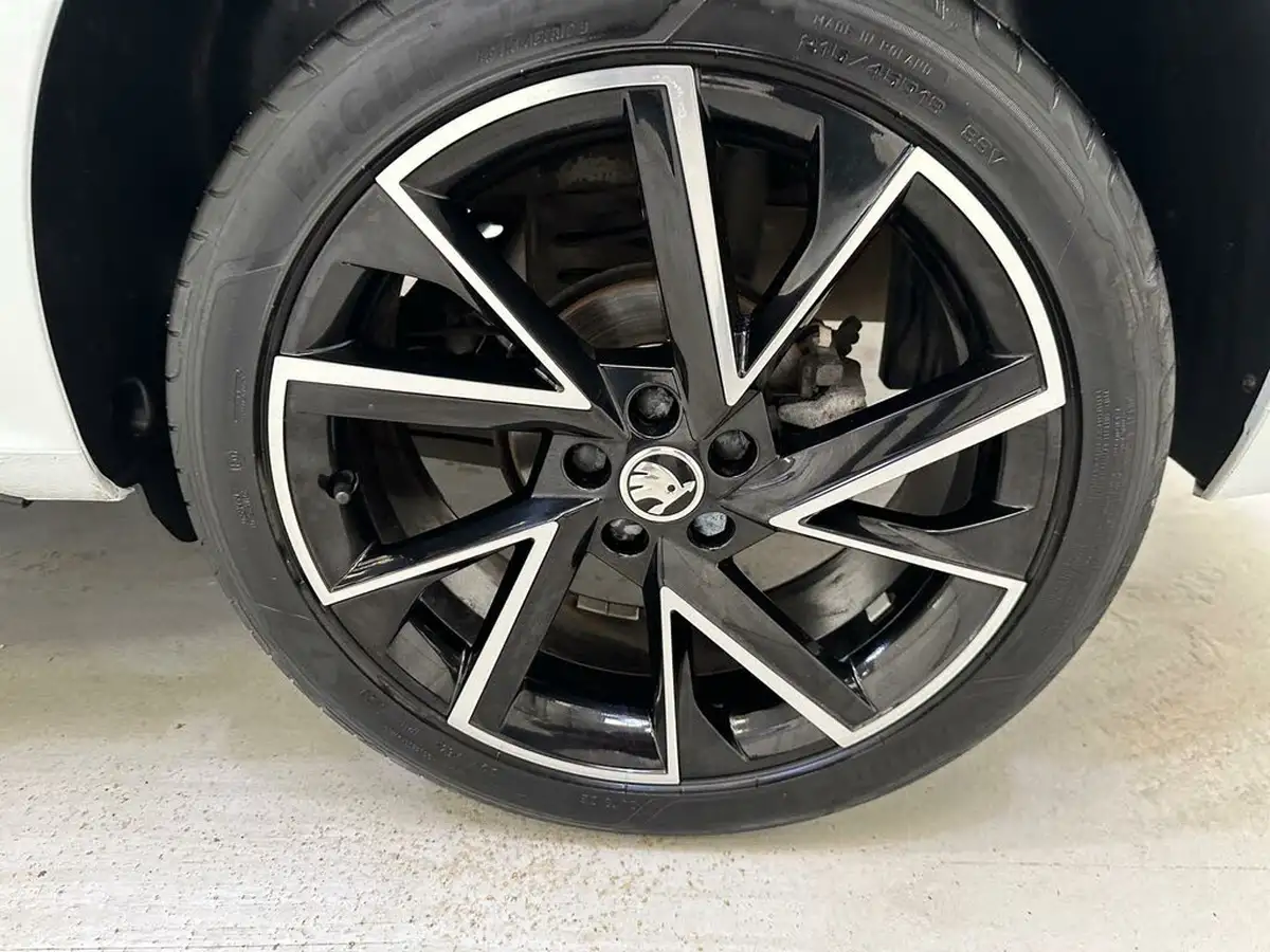2021-skoda-kamiq-10-tsi-monte-carlo-109ps-dsg-big-39