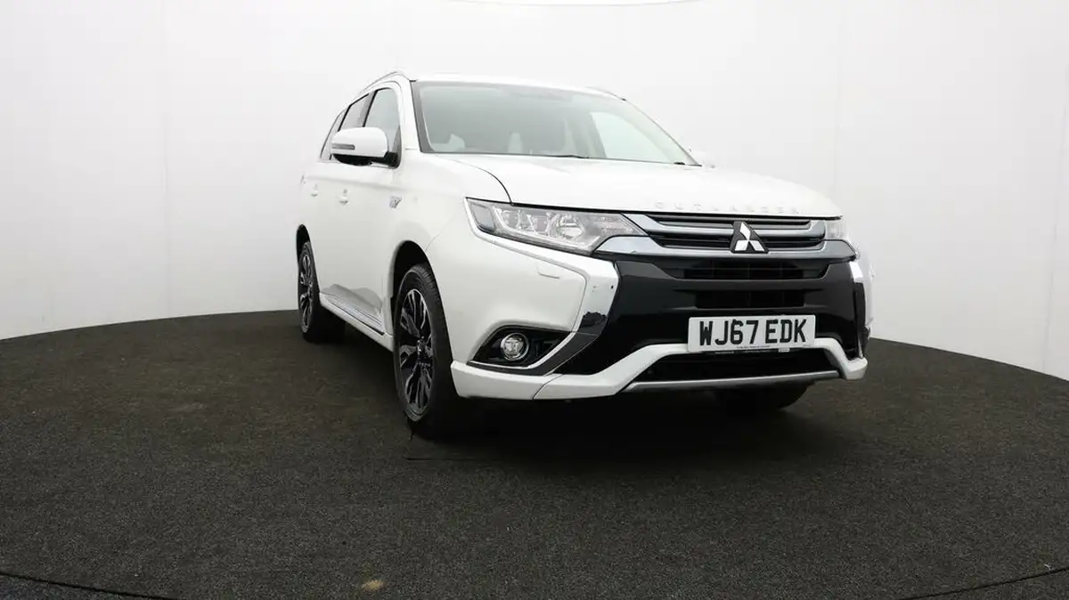 2017-mitsubishi-outlander-20-4h-phev-big-48