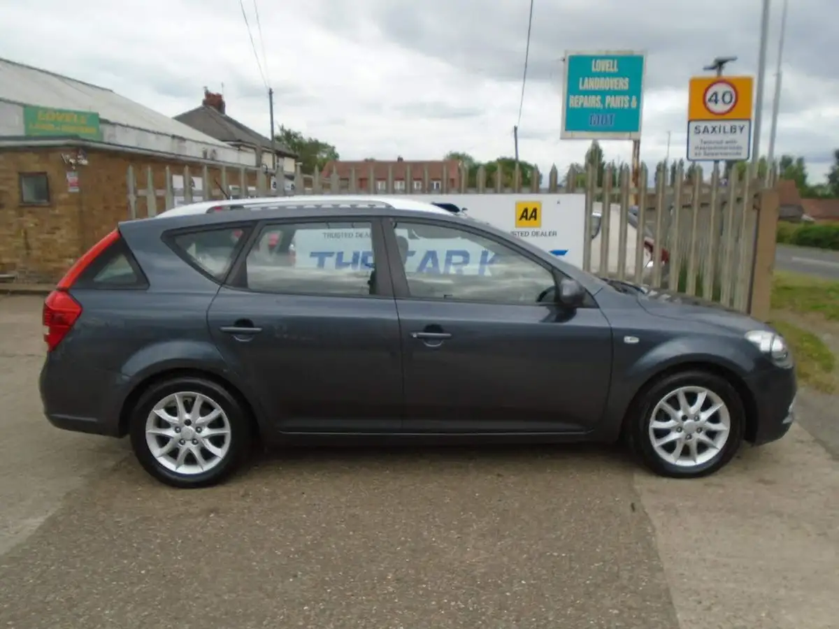 2010-kia-ceed-16td-2-114bhp-estate-big-1