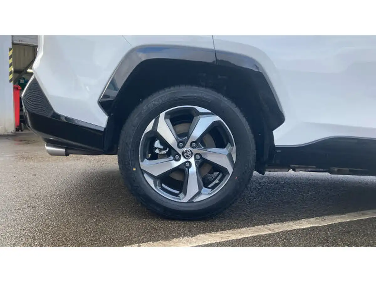 2023-toyota-rav4-25-vvt-i-design-302bhp-plug-in-big-17