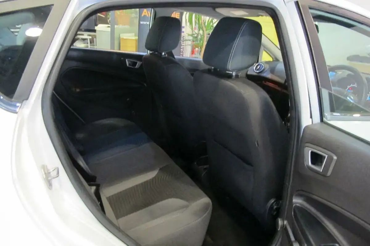 2016-ford-fiesta-16-zetec-5d-big-34