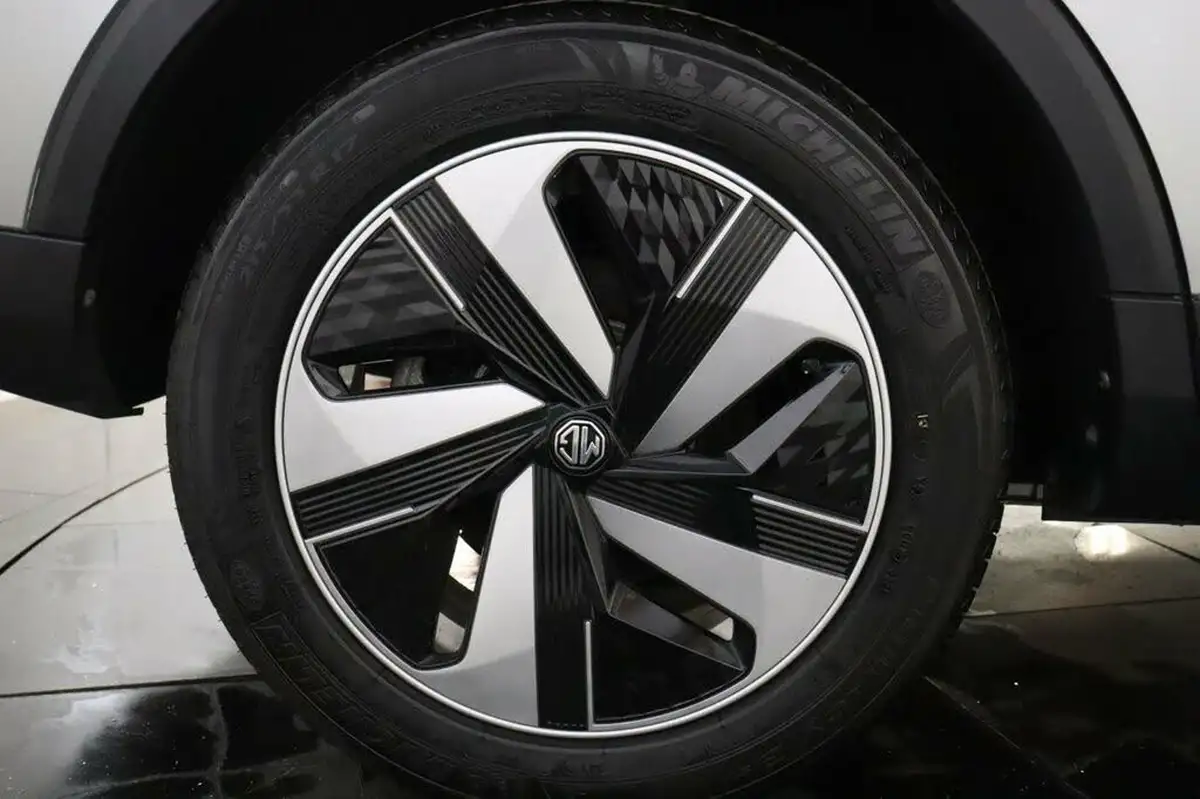 2022-mg-zs-suv-e-trophy-ev-176ps-big-32