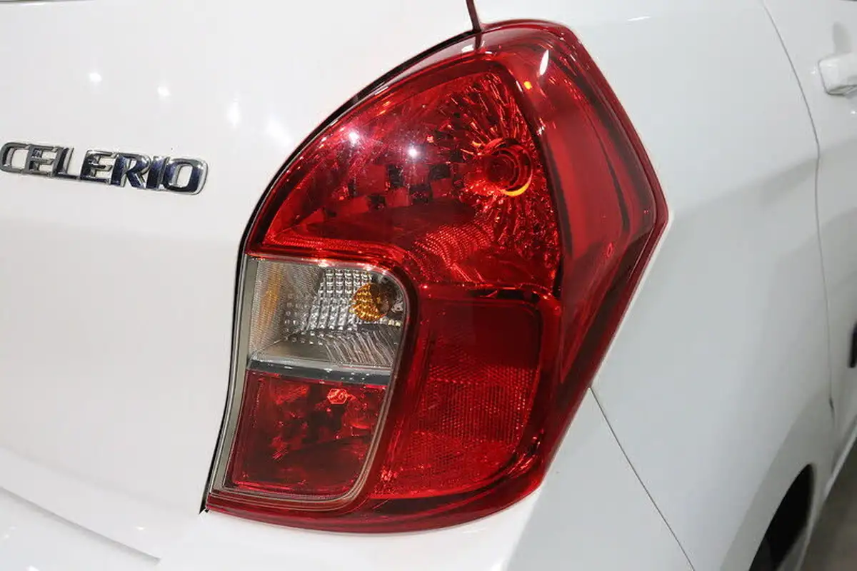 2018-suzuki-celerio-10-sz4-ags-big-17