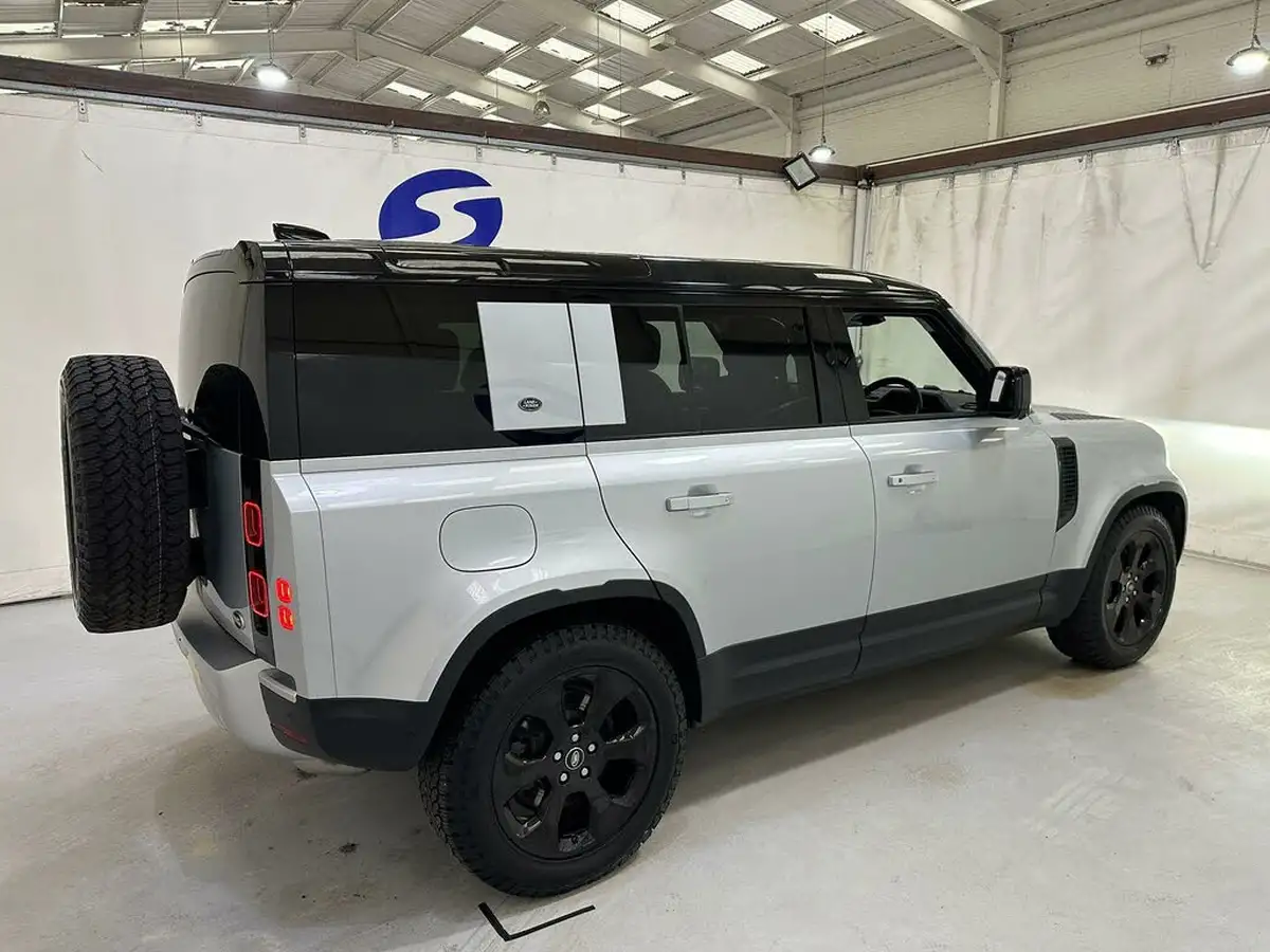 2021-land-rover-110-defender-30-d300-hse-2996cc-big-5
