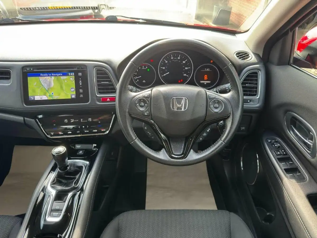 2016-honda-hr-v-16-i-dtec-se-navi-big-47