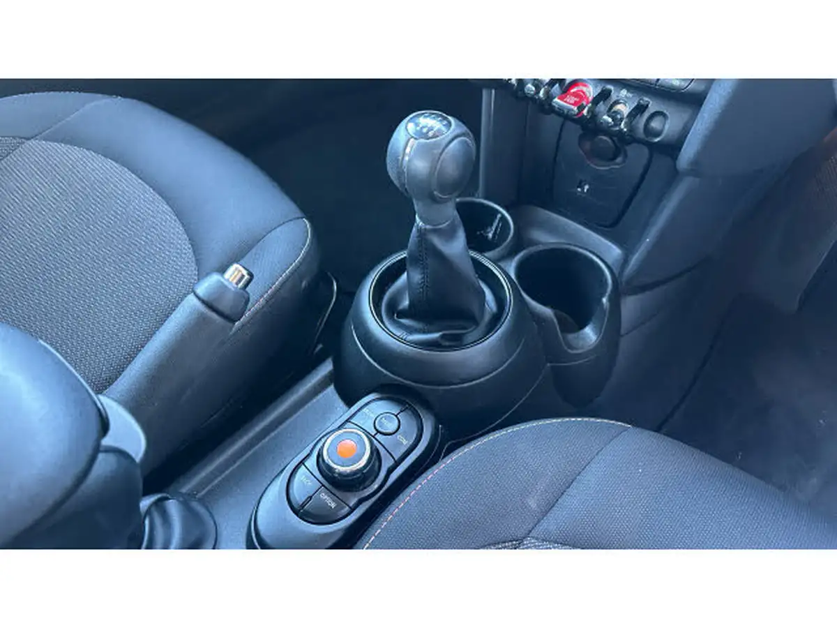 2019-mini-cooper-15-cooper-classic-hatchback-5d-big-9