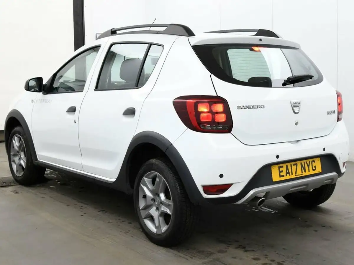 2017-dacia-sandero-stepway-15dci-laureate-big-3