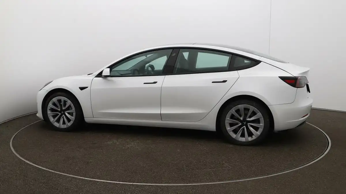 2020-tesla-model-3-e-long-range-big-55