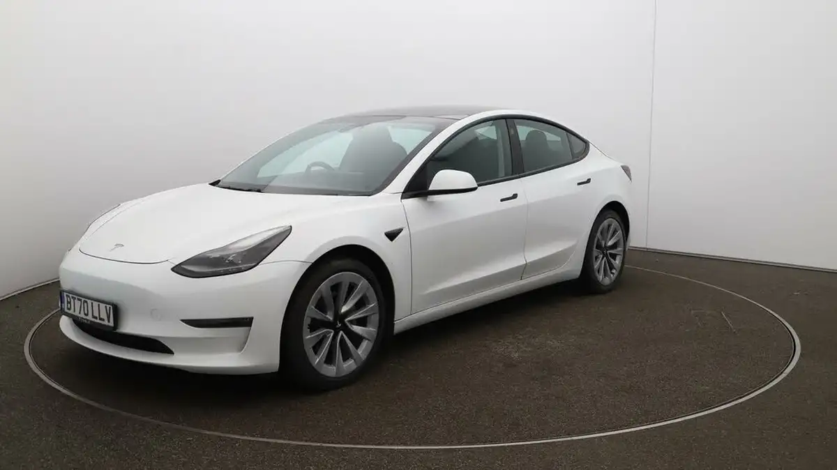 2020-tesla-model-3-e-long-range-big-3
