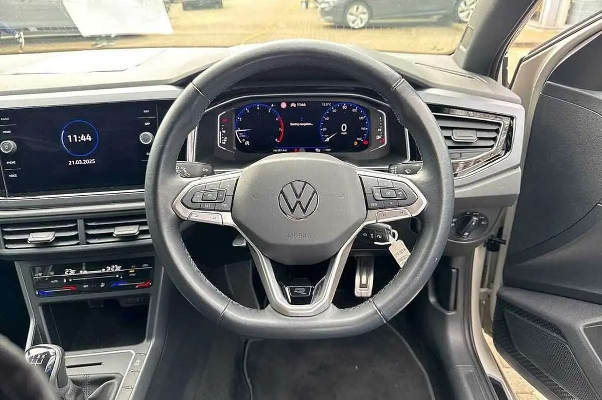 2022-volkswagen-polo-10-tsi-r-line-95ps-big-13