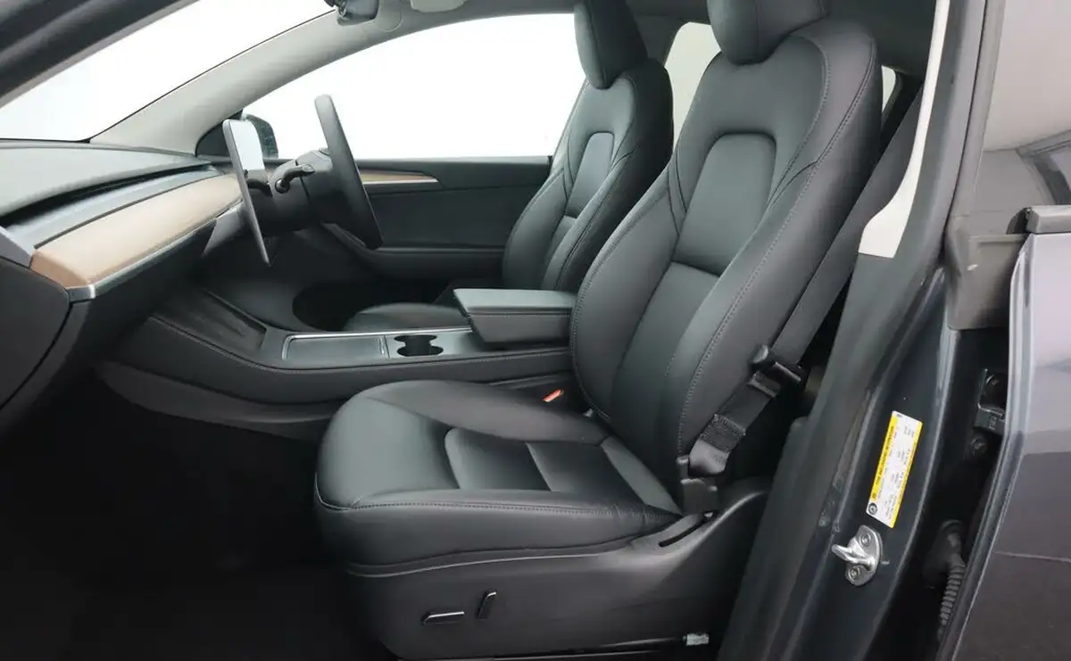 2022-tesla-model-y-e-performance-big-14