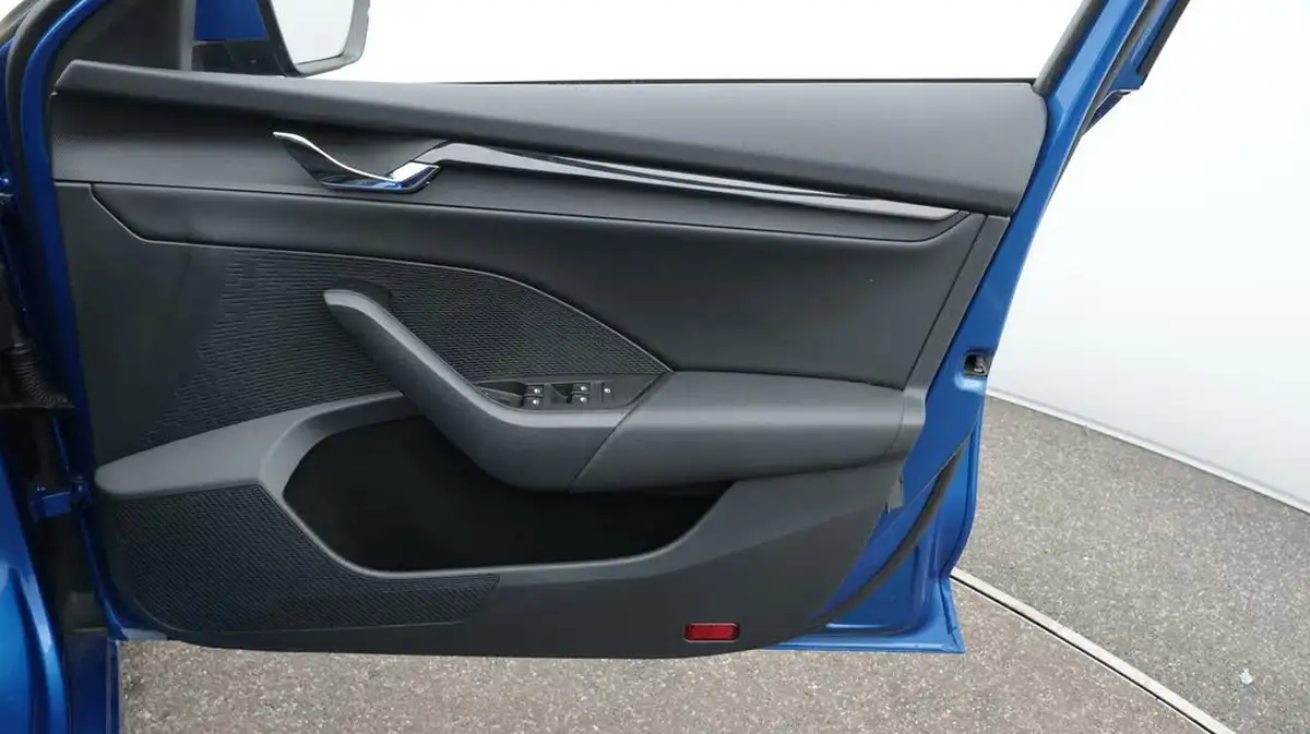 2021-skoda-octavia-big-15