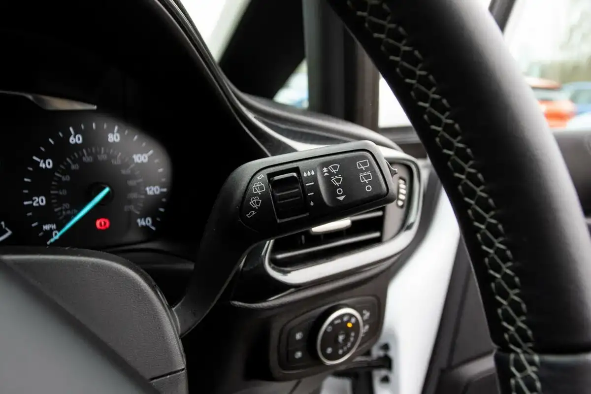 2018-ford-fiesta-10t-active-x-100ps-auto-big-17