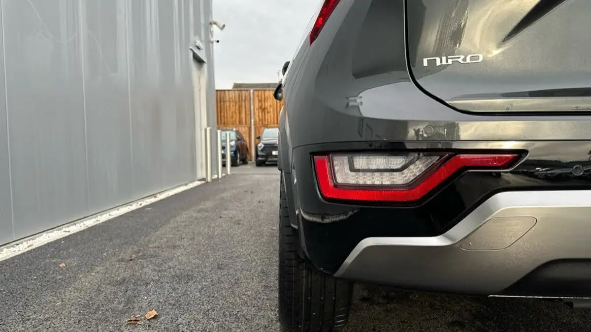 2025-kia-niro-16-gdi-4-127bhp-hev-132kwh-big-36