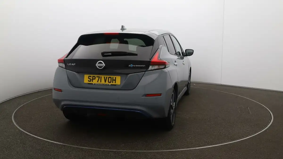2021-nissan-leaf-e-e-tekna-big-53