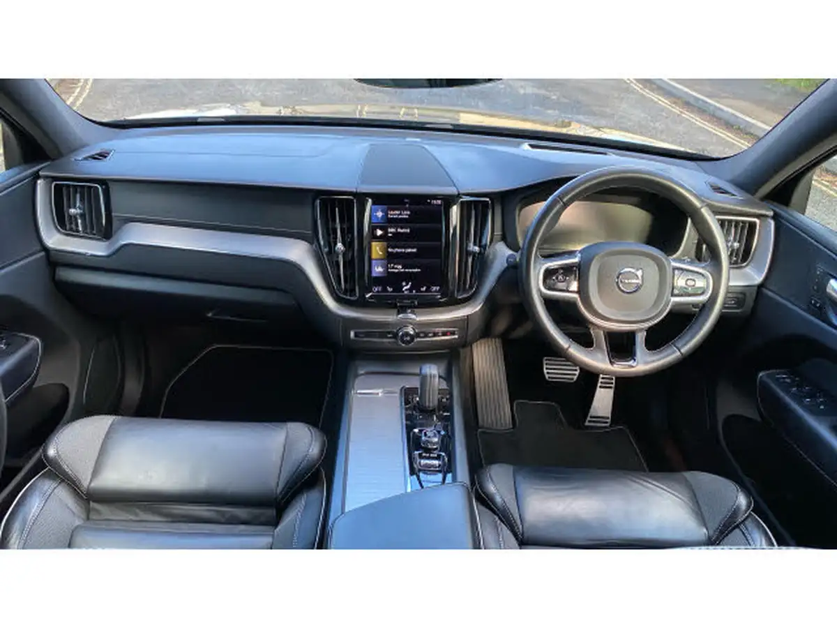 2021-volvo-xc60-20-b5-r-design-pro-awd-big-19