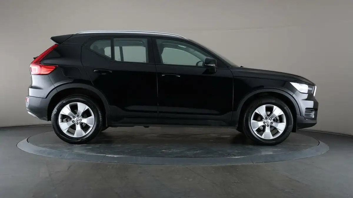 2022-volvo-xc40-15-t3-momentum-big-58