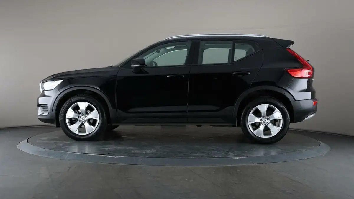 2022-volvo-xc40-15-t3-momentum-big-34