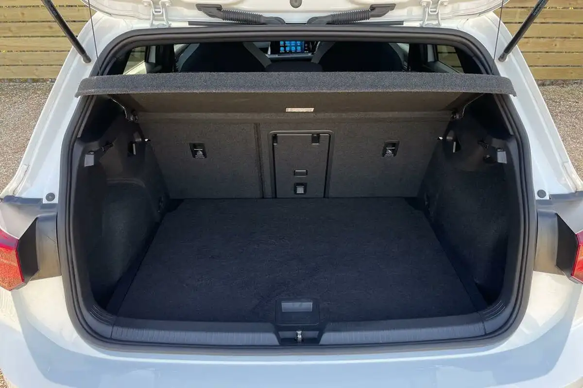 2021-volkswagen-golf-20tdi-gtd-big-19