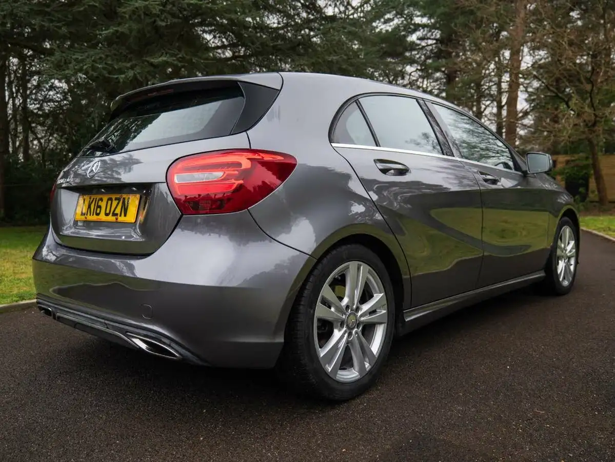2016-mercedes-benz-a-class-15d-a180d-sport-ss-big-20